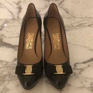 Ferragamo Vera Bow Pump Shoe
